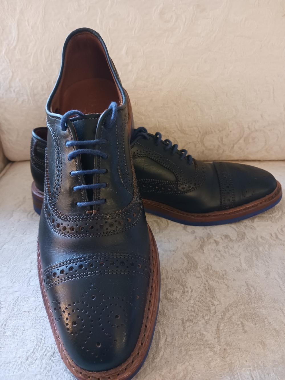 Allen Edmonds Men's Strandmok Black Oxford w/ Blue Dainite Rubber Sole 9.5B Clas